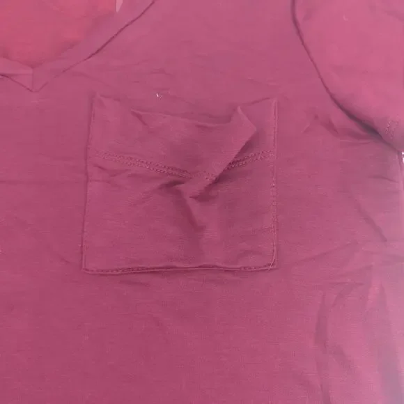 NWT GeeGee Rayon Blend Maroon T-Shirt Womens S Pocket V-Neck - Picture 5 of 7